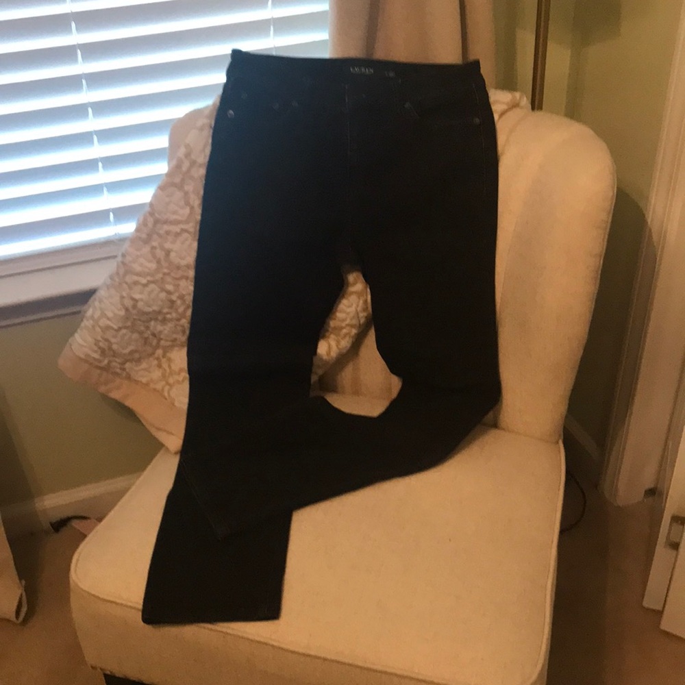 Classic Lauren Ralph Lauren Black denim straight leg pants. Size 4